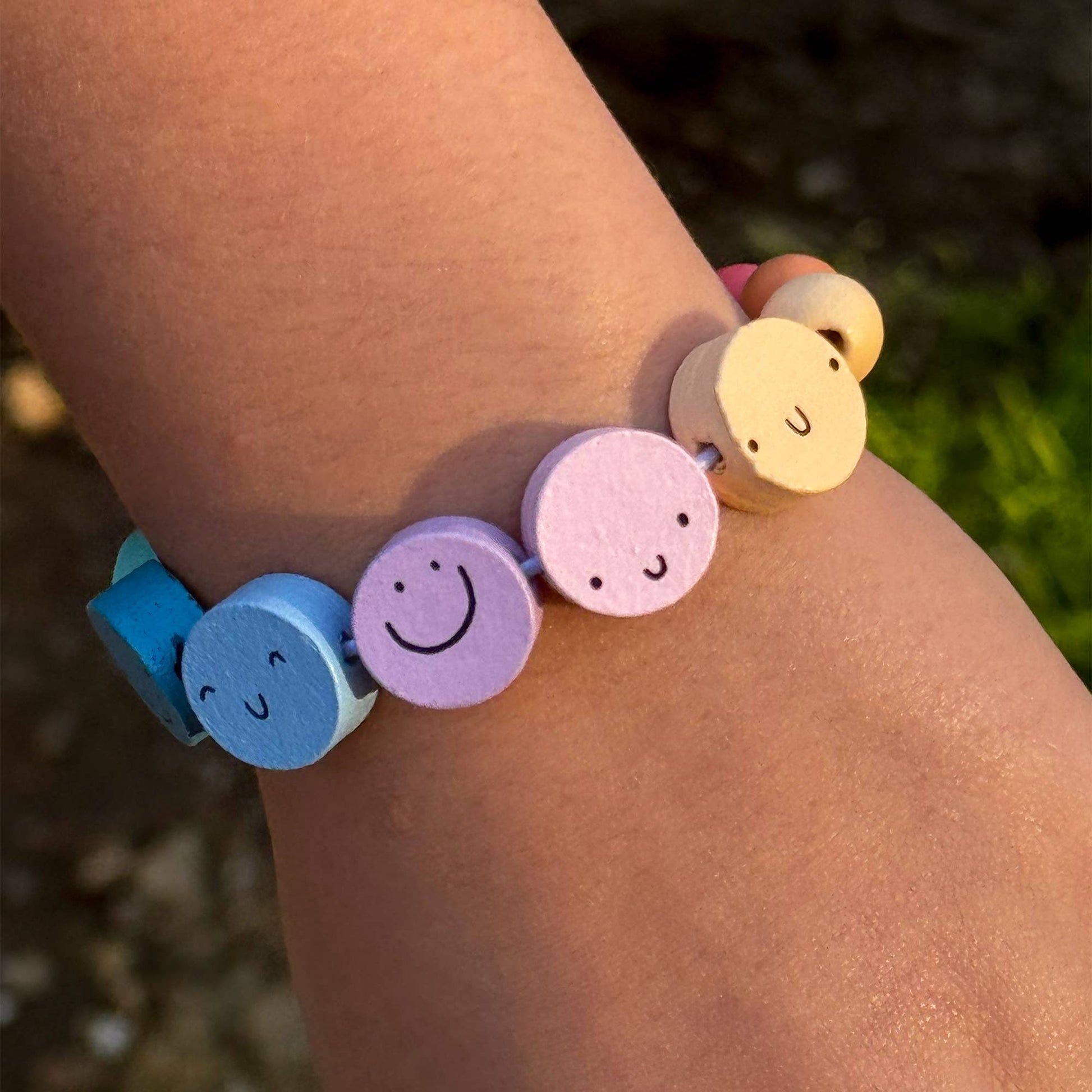 Introducing Cotton Twist's collaborative product: a charming beading set inspired by Abel and the Label's uplifting print, "It's Nice to Be Nice." Crafted with love, this set is more than just a fun activity. We believe that teaching children the value of kindness is essential. Containing enough beads to make 5 beautiful bracelets, a selection of smiley faces and colourful spacer bead await!