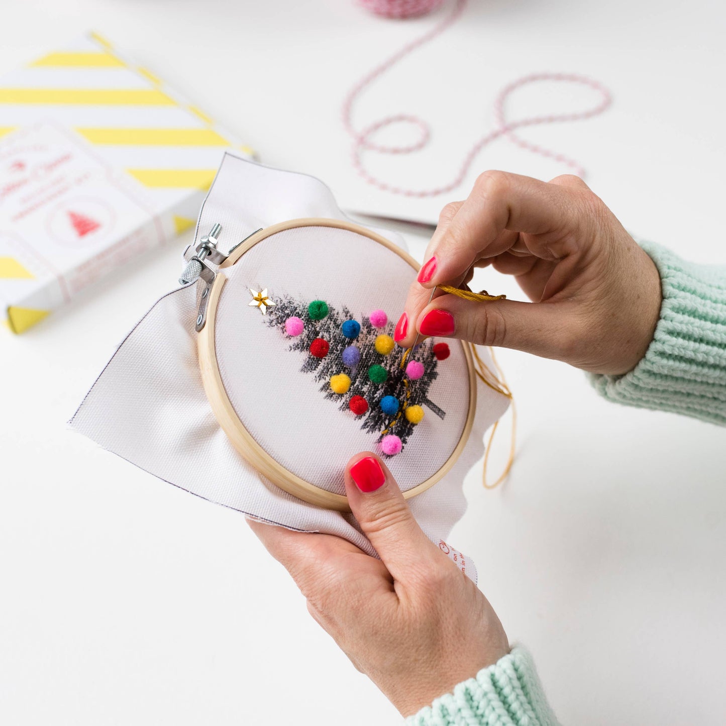 Christmas Tree Embroidery Hoop Kit