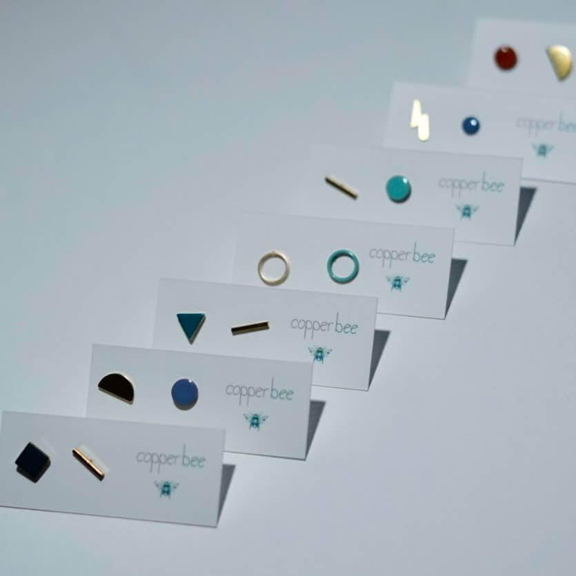 Small Mismatch Enamel Geometric Studs