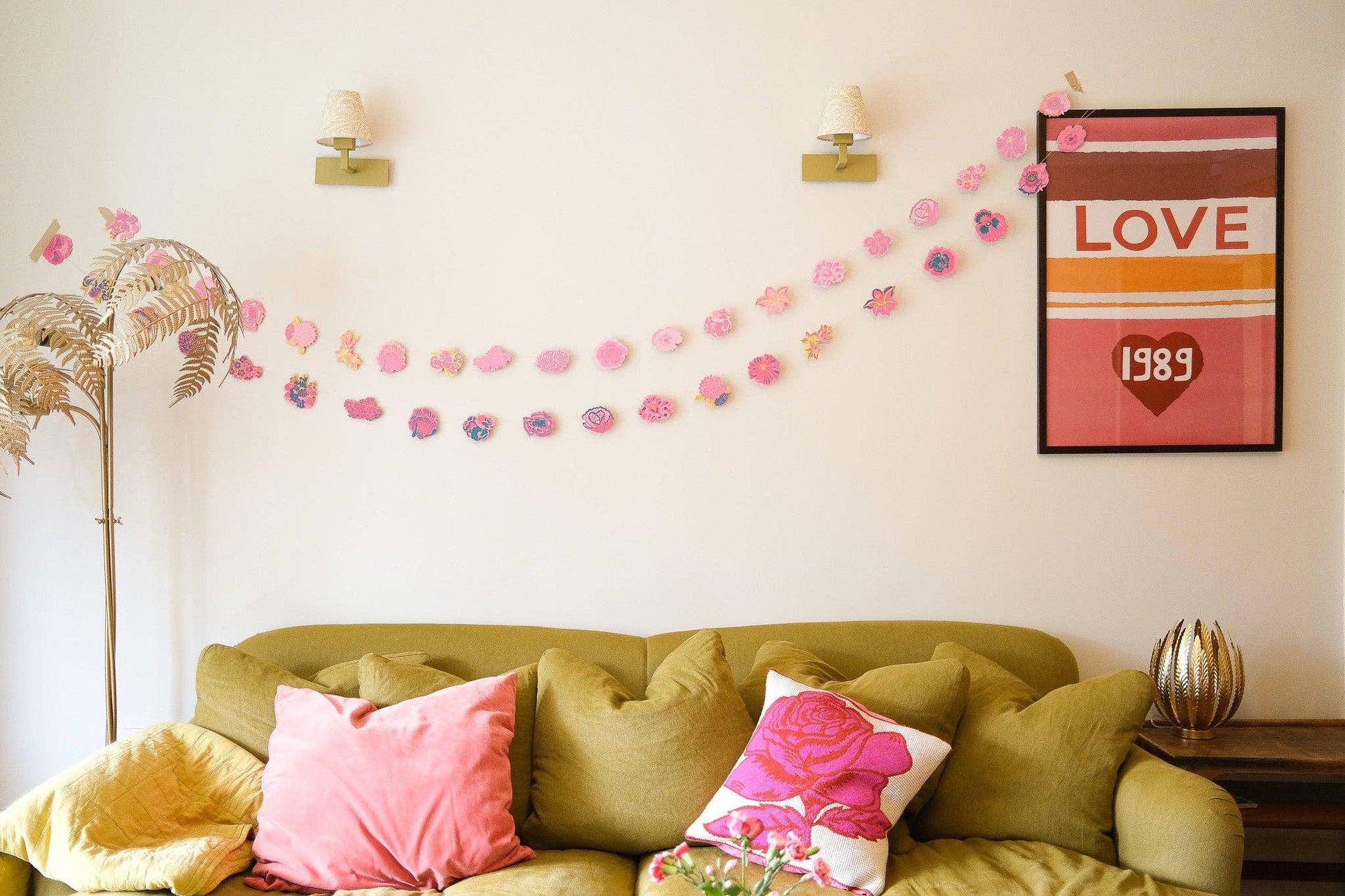 There are twenty bright and beautiful blooms along this three-metre-long garland - perfect for adding some sunshine to your home.

3 metres long * Screen printed by hand on both sides by talented artisans in Jaipur * Sustainably made from recycled materials