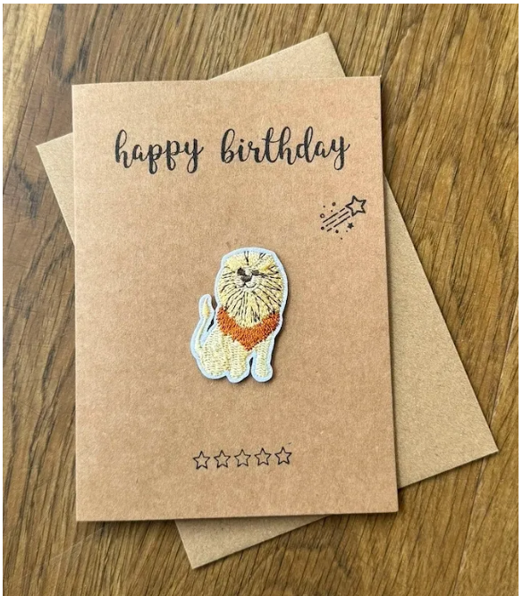 Celebrate a youngster's special day with this handmade kraft card and adorable lion iron on patch. Give a mighty roar!
The iron on patch can be peeled off and ironed onto most fabrics such cotton and denim. The card size is 14.5cm x 10.5cm. The patches vary between 4cm - 8cm.