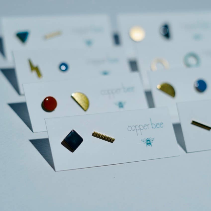 Small Mismatch Enamel Geometric Studs