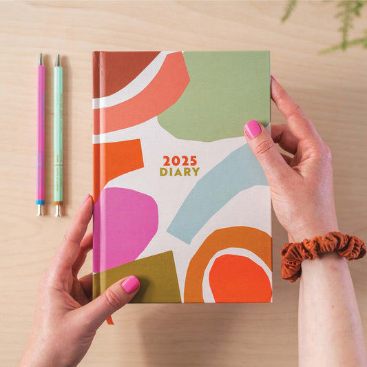 2025 Diary | A5 Hardcover Week to view | Organic Paper Shape