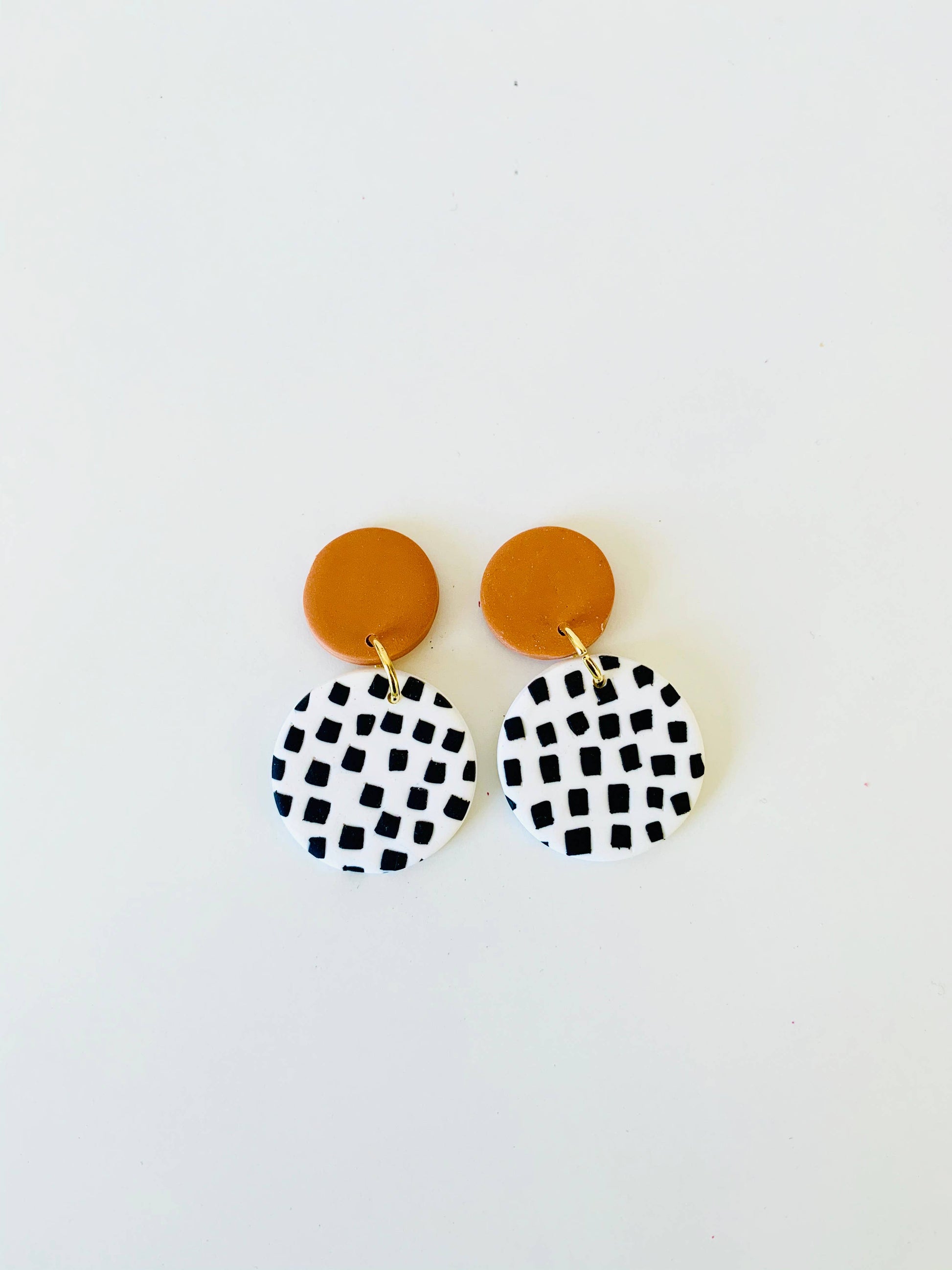 Dotty - Medium Cognac Earrings