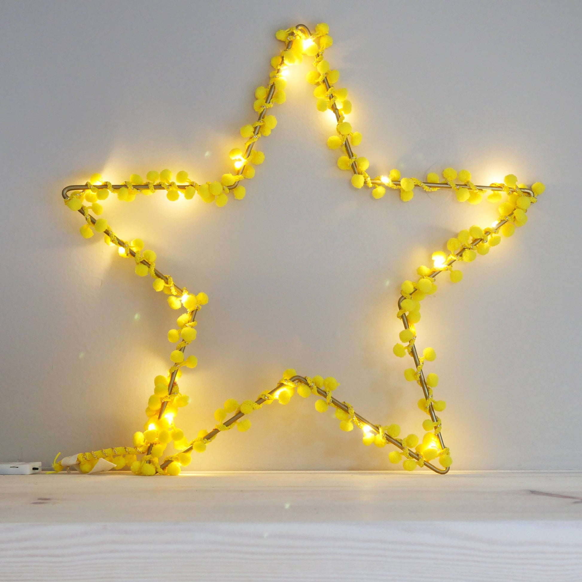 Pom Pom Fairy Light Star