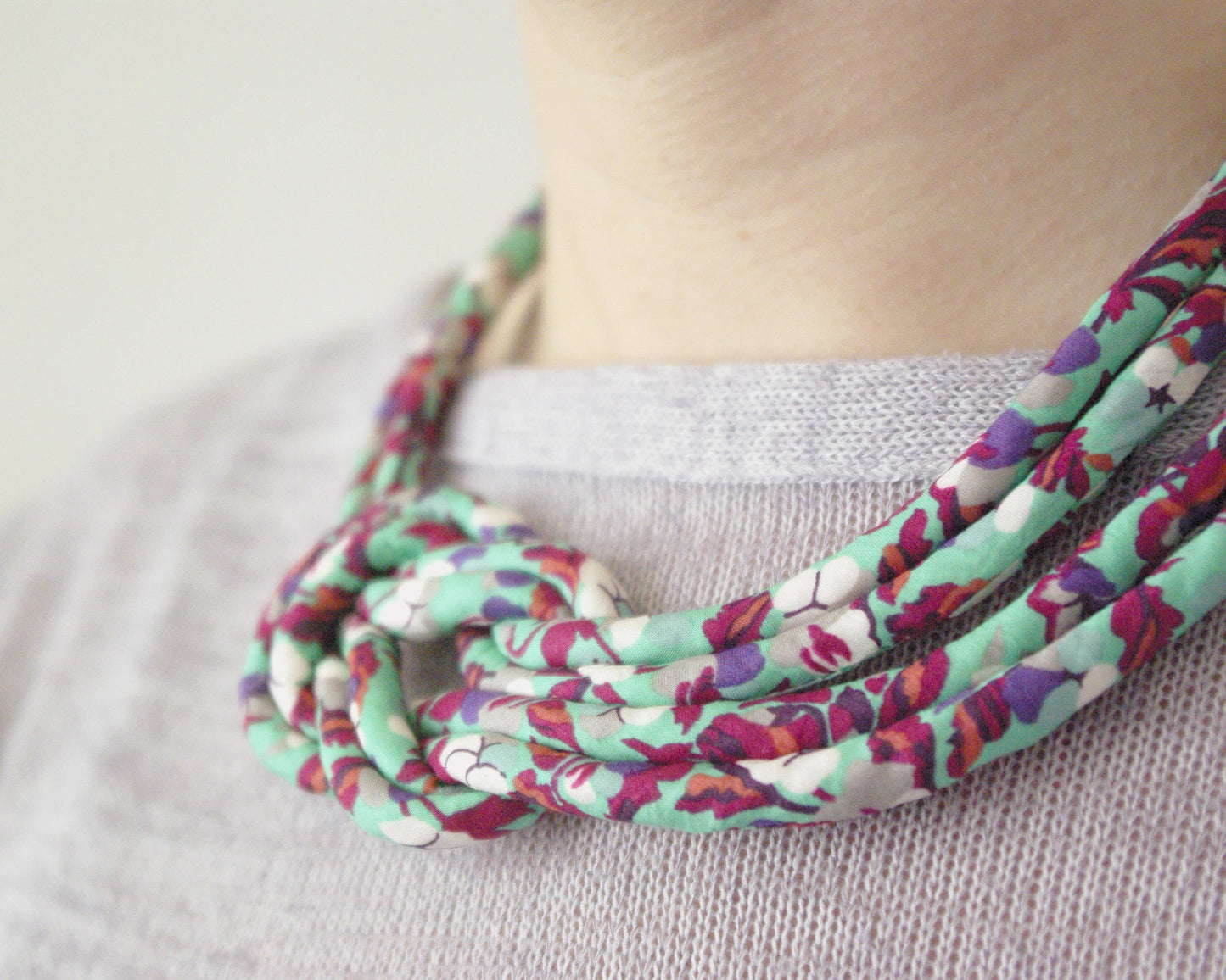 Reef Knot Necklace - Hot House Blooms: Sarah